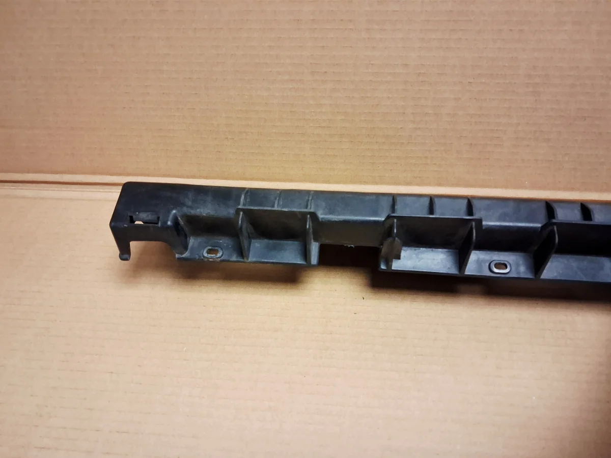 Dacia Duster I Schwellerleiste links 768515735R image 7
