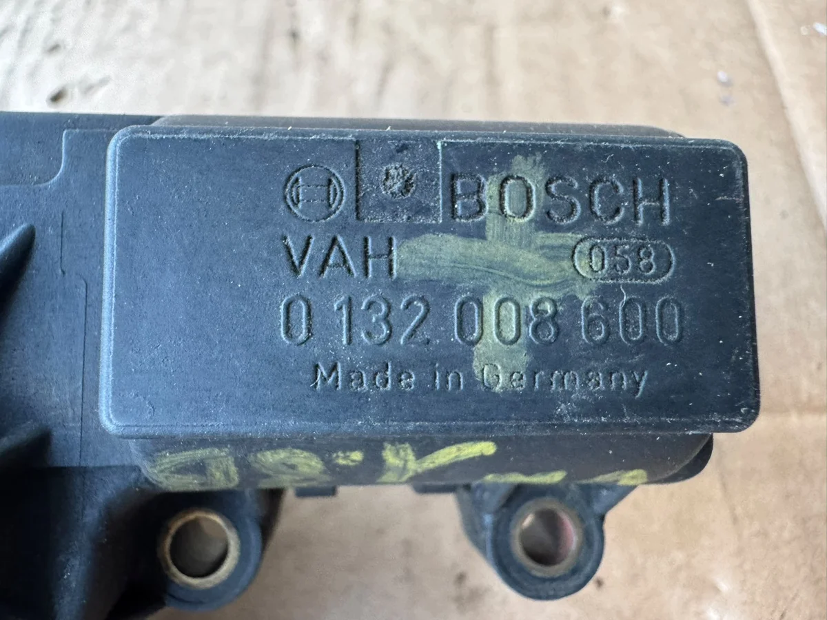 Leerlaufsteller 4 Pin VW Golf Passat image 3