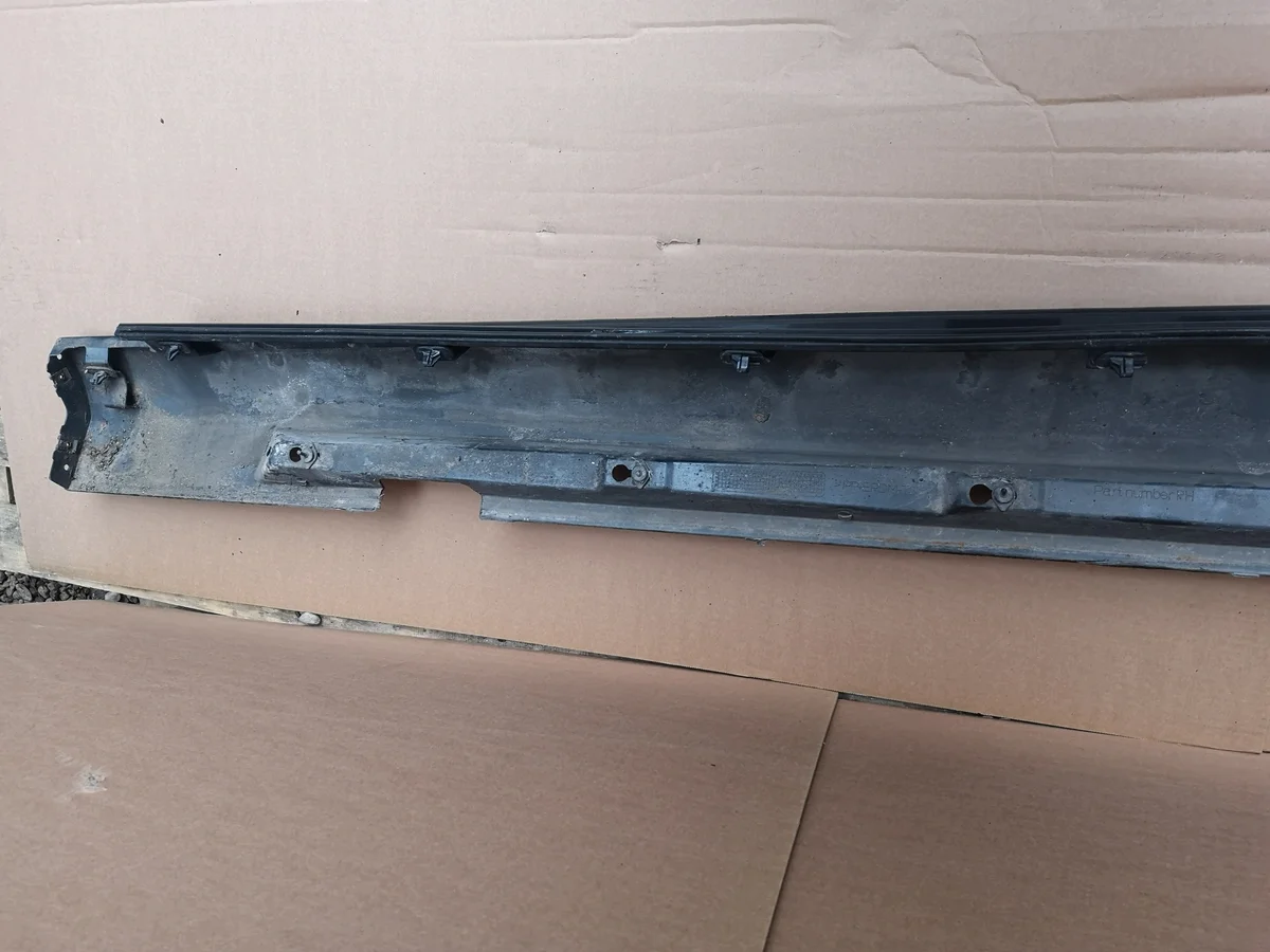 Volvo V60 I 13-17 Right Rocker Panel Complete image 5