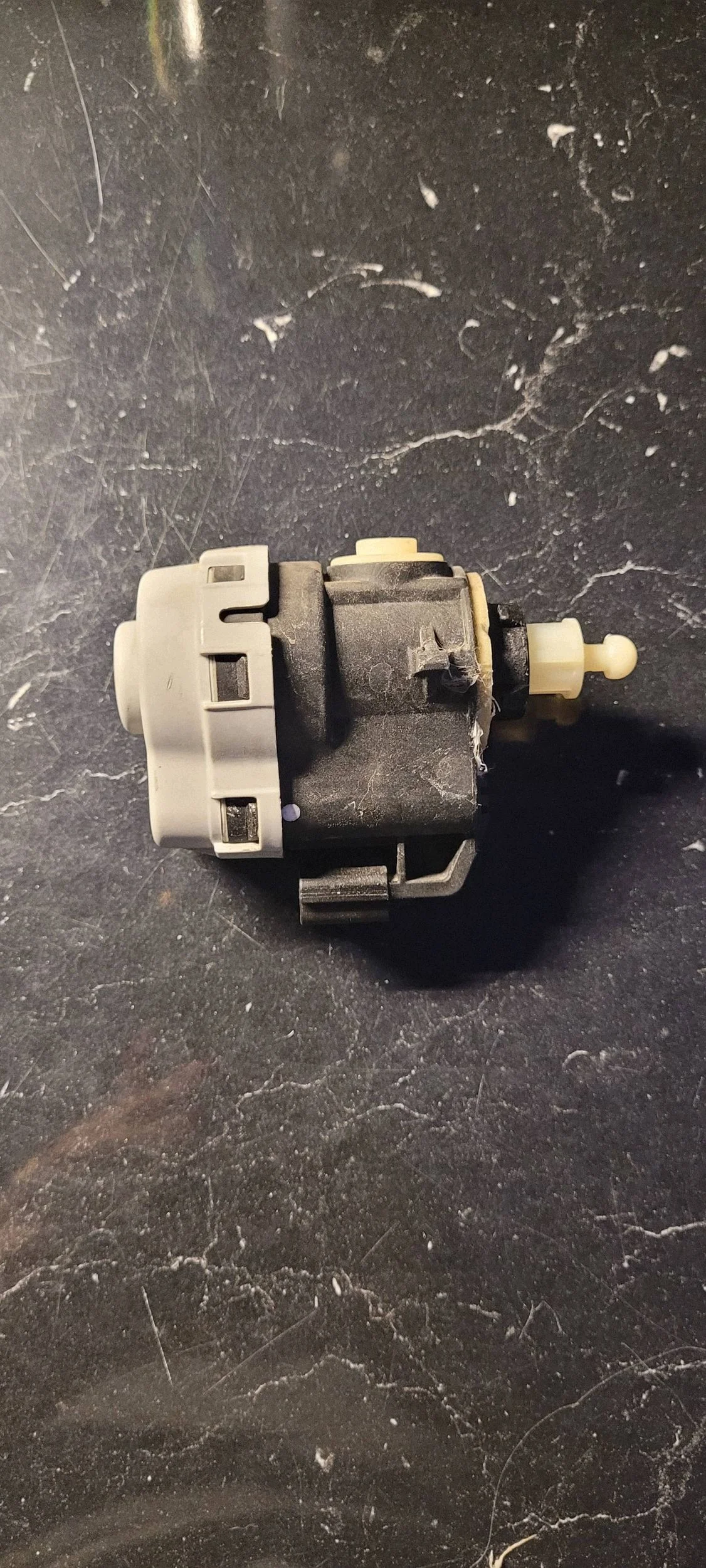 Motor regulacji lamp Mazda CX-3 PPGF20