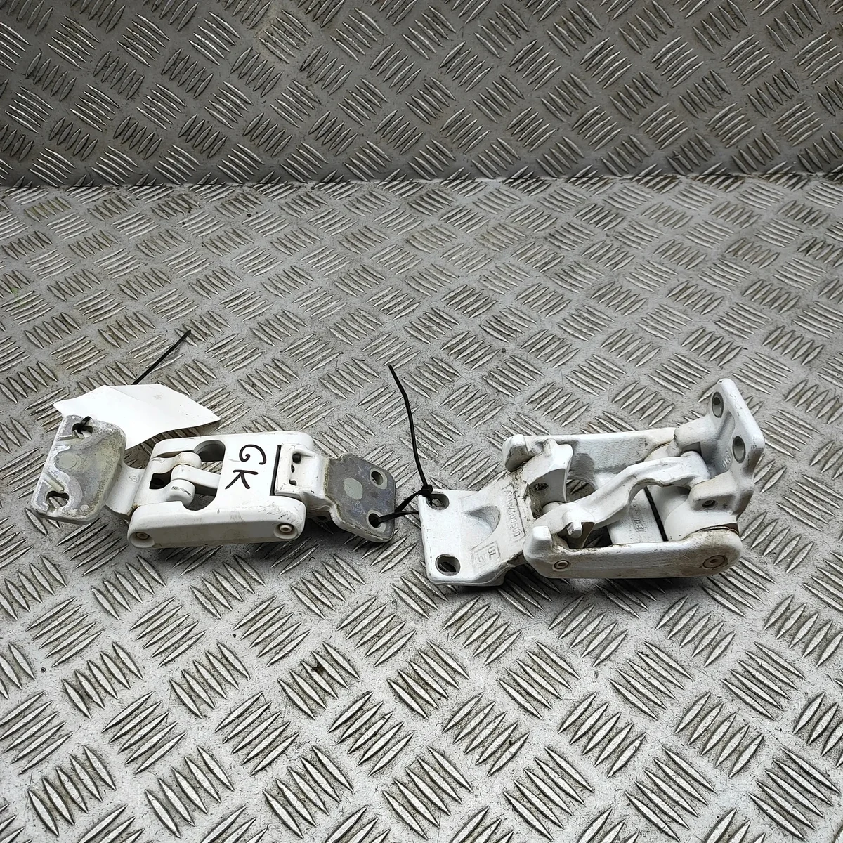 Scharnier Tür hinten 270° links Mercedes Sprinter A9107409500 image 2