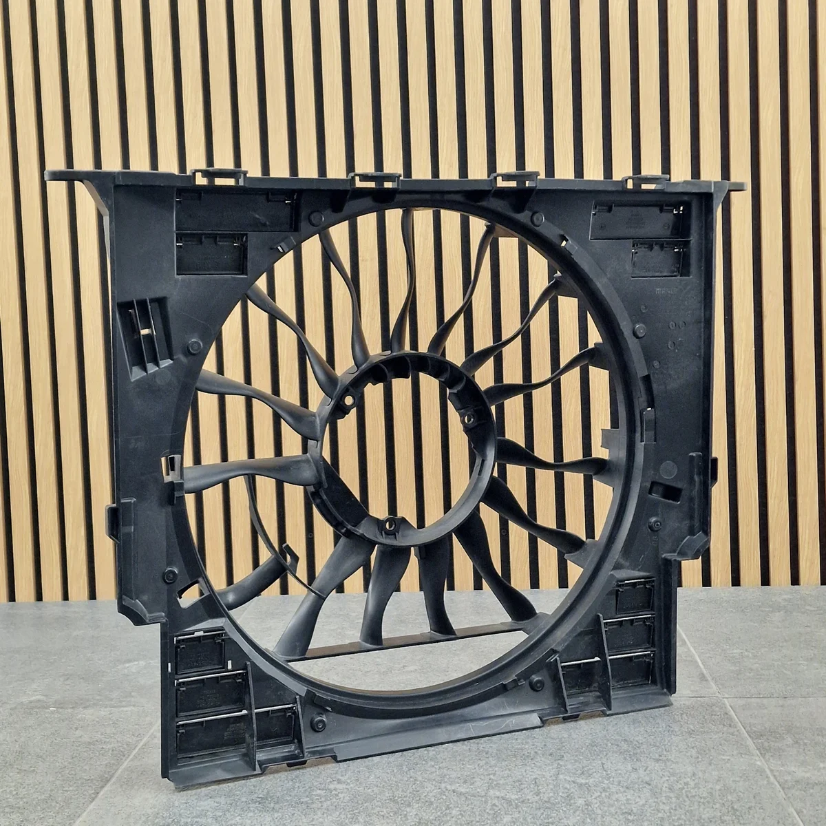 BMW G30 G31 G32 G11 G15 G16 Fan Housing