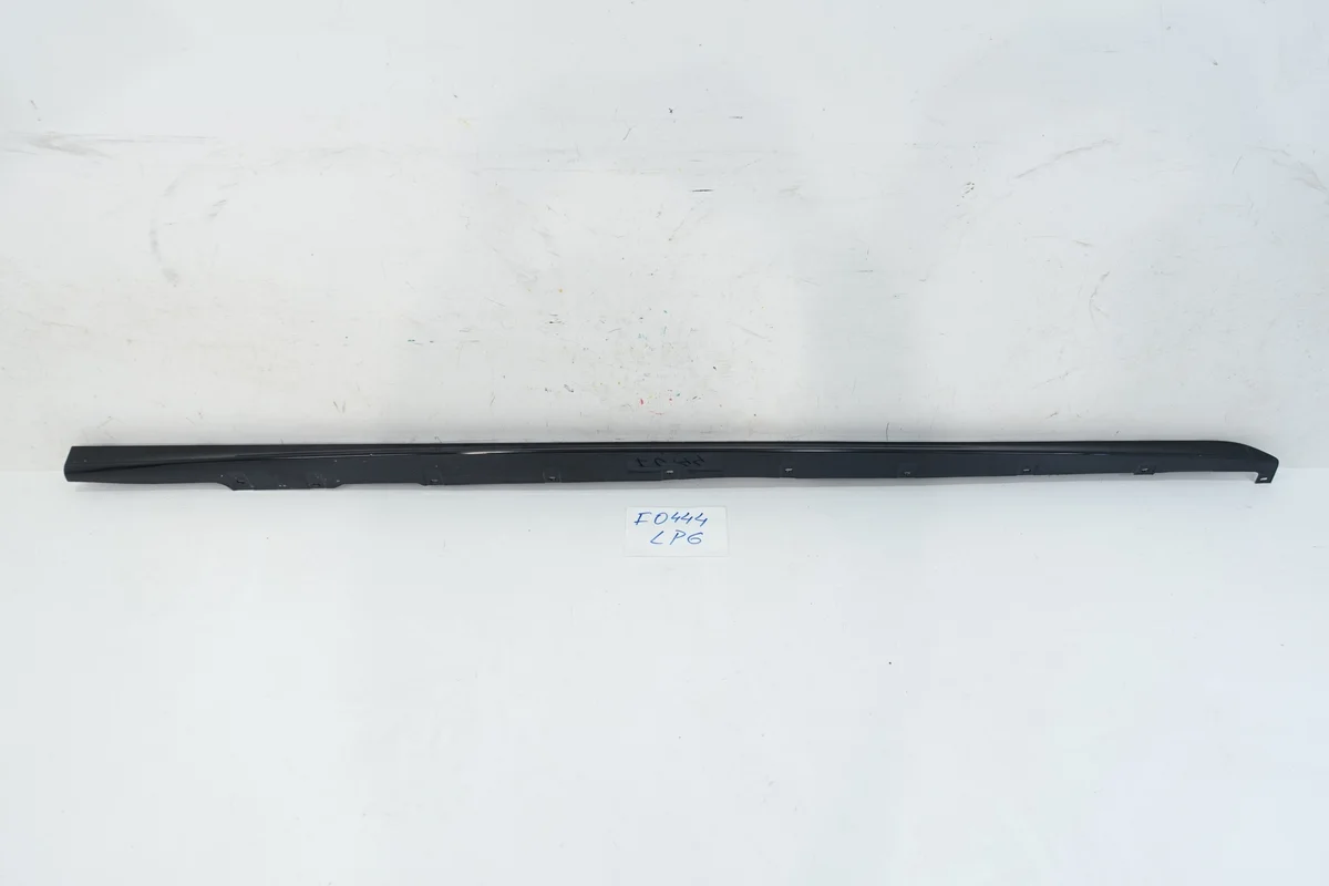 BMW 1 F40 kynnyslistan koriste oikea