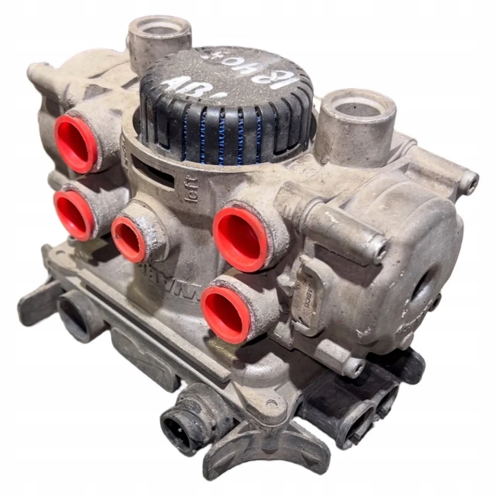 Valvola EBS MAN 81521066072 Usata image 8