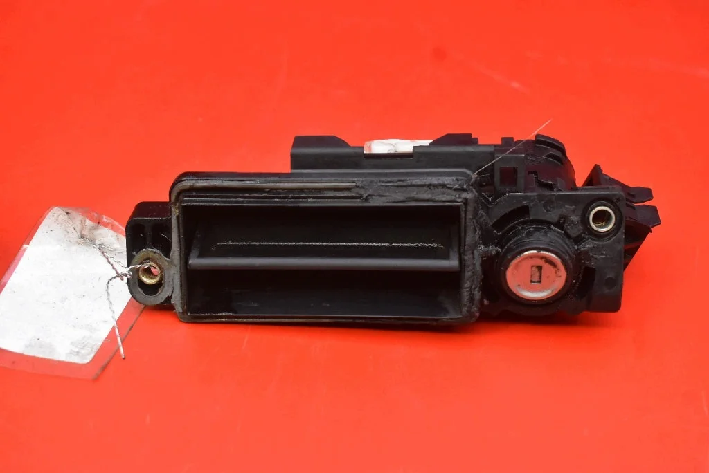 Takaluukun kahva Mercedes CLS C219 A2037500693