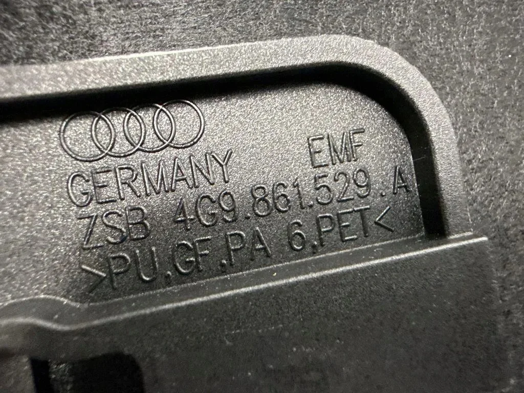 Audi Trunk Floor Mat 4G9861529A Used image 7