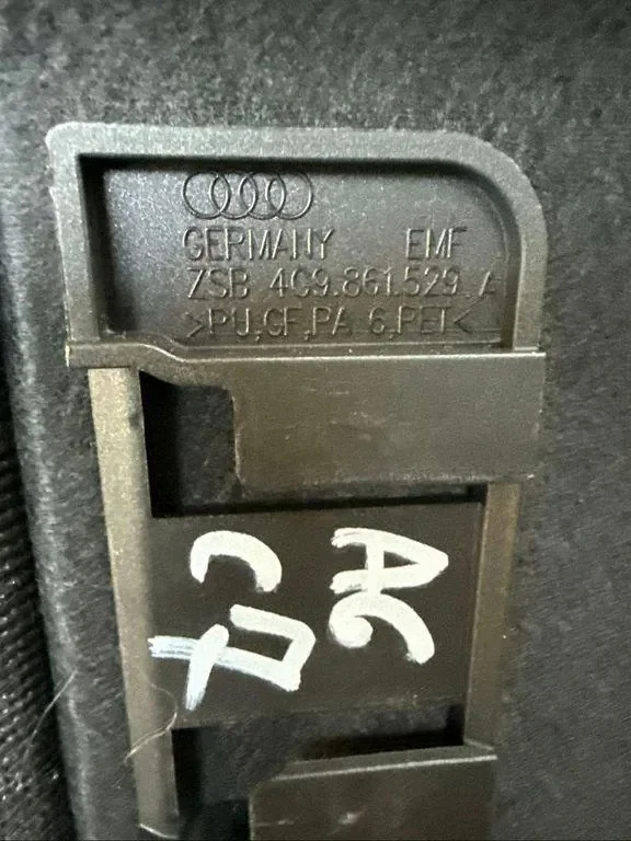 Audi Trunk Floor Mat 4G9861529A Used image 8