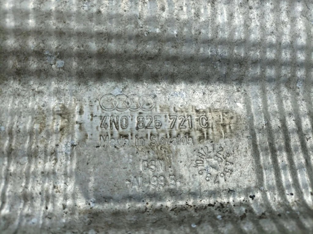 Audi A8 D5 Hitzeschutz Motorraum 4N0825721C image 4