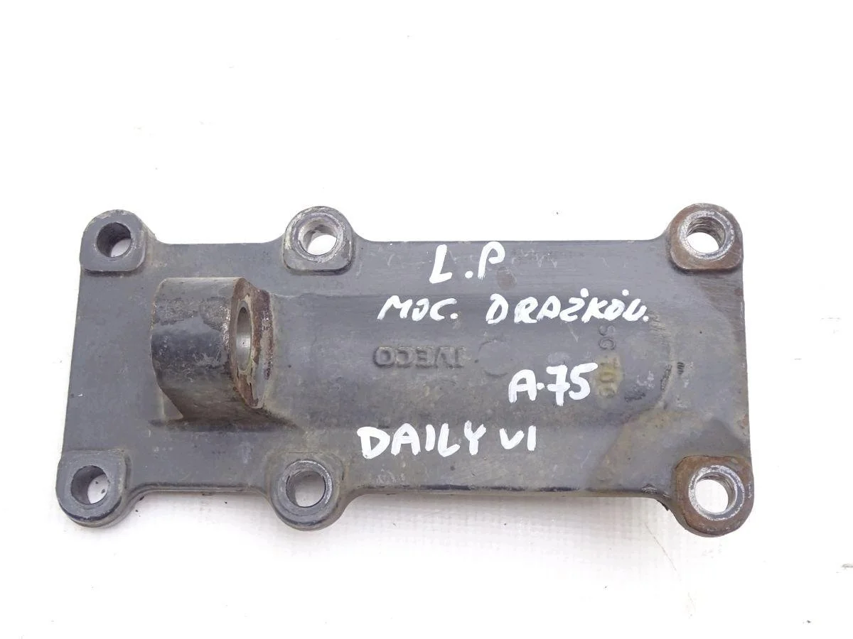Support barre réaction Iveco Daily VI gauche