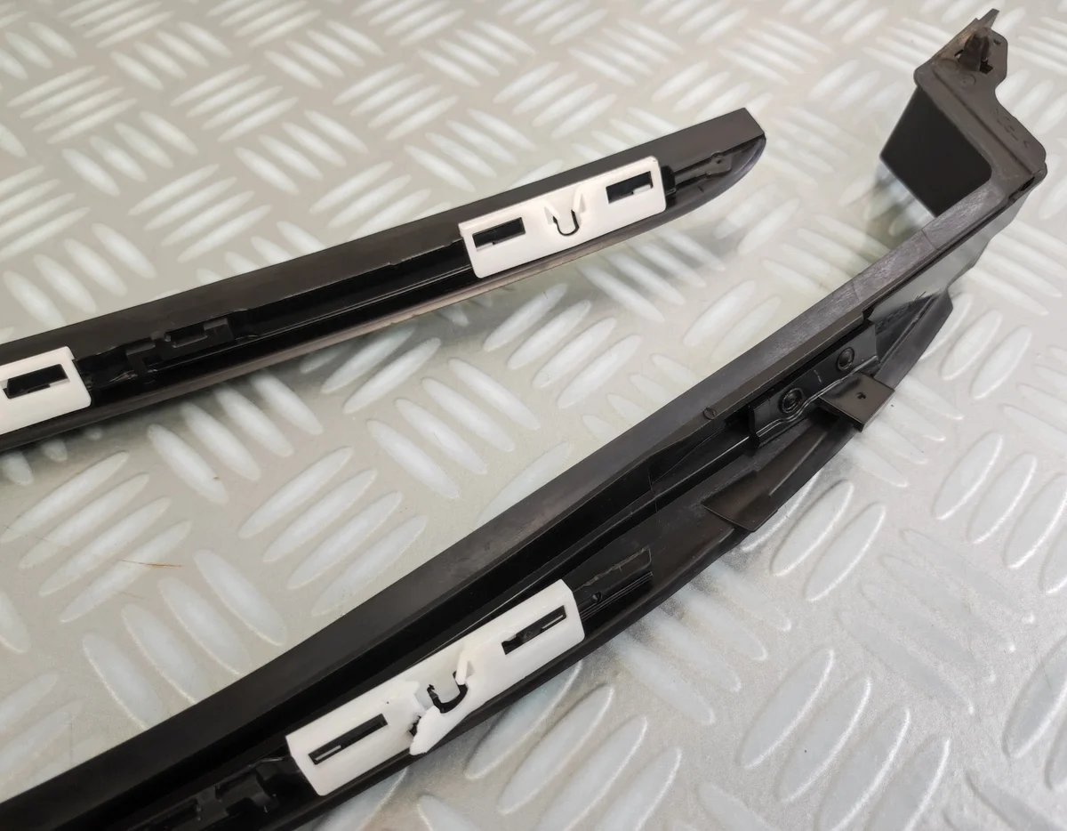 Listello parabrezza Toyota Mirai II 20- usato image 8