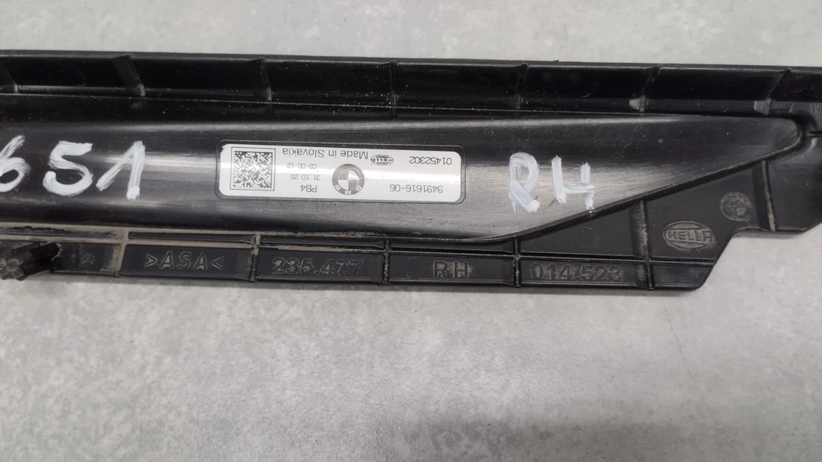Gleitschiene Türgriffbeleuchtung RH + LED BMW G22 G26 image 3