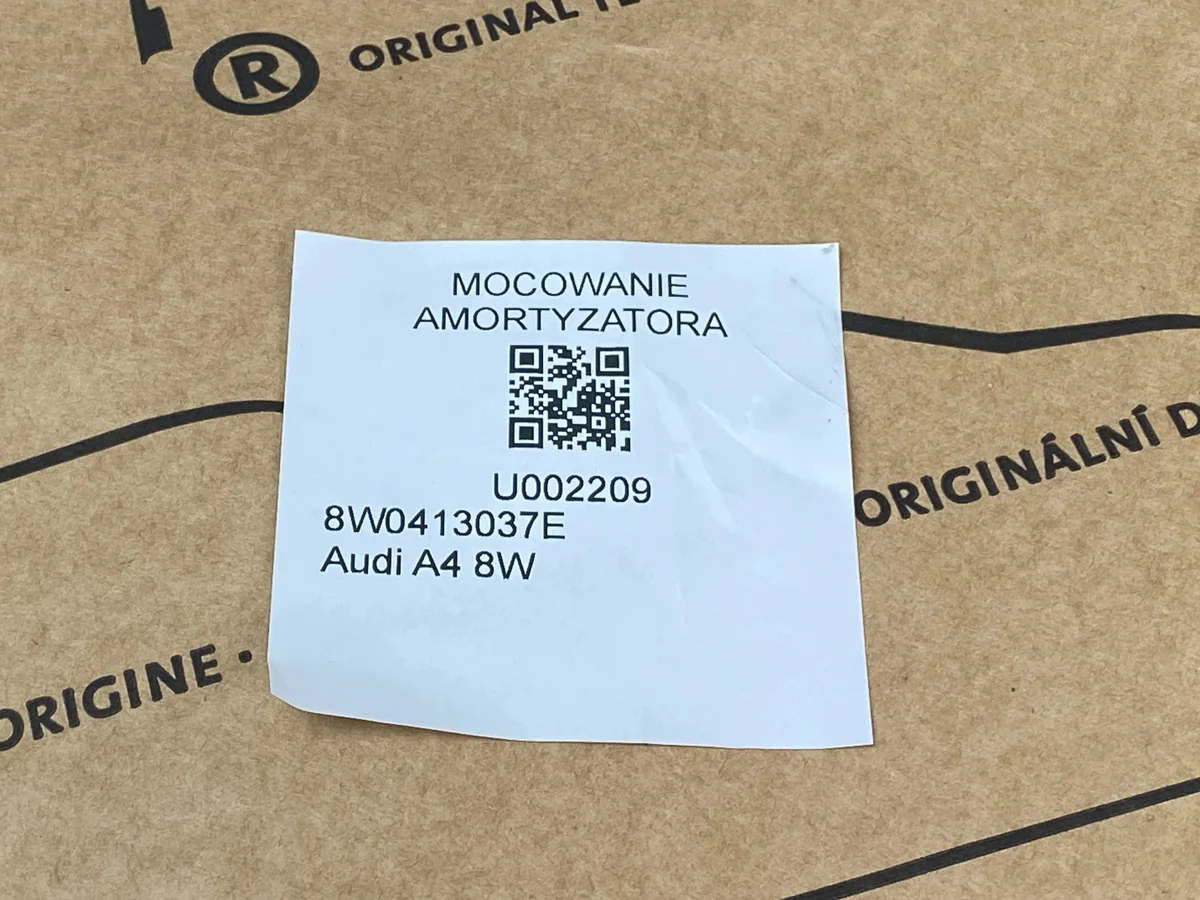 Audi A4 8W Dämpferhalterung 8W0413037E image 4