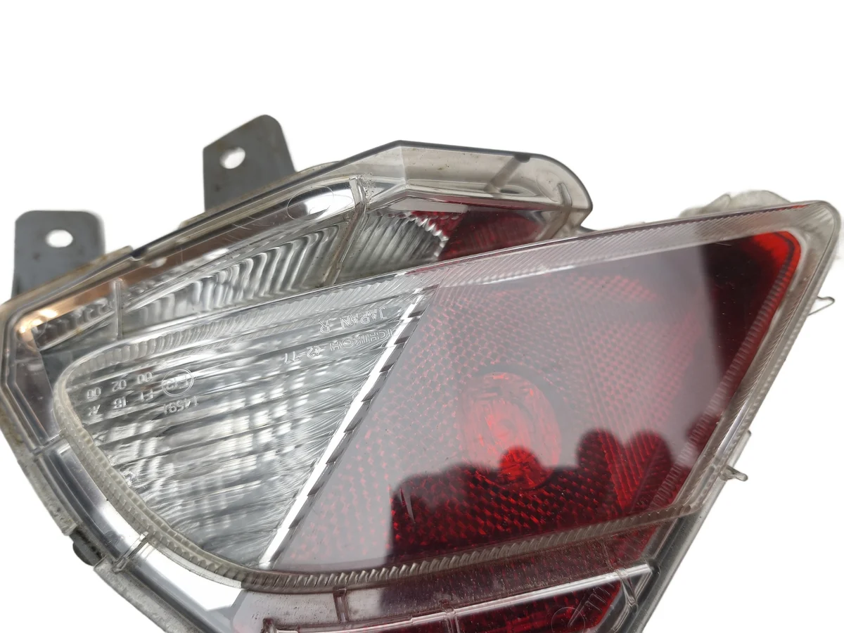 Luz de Nevoeiro Toyota OE 8145742060 Usada image 9