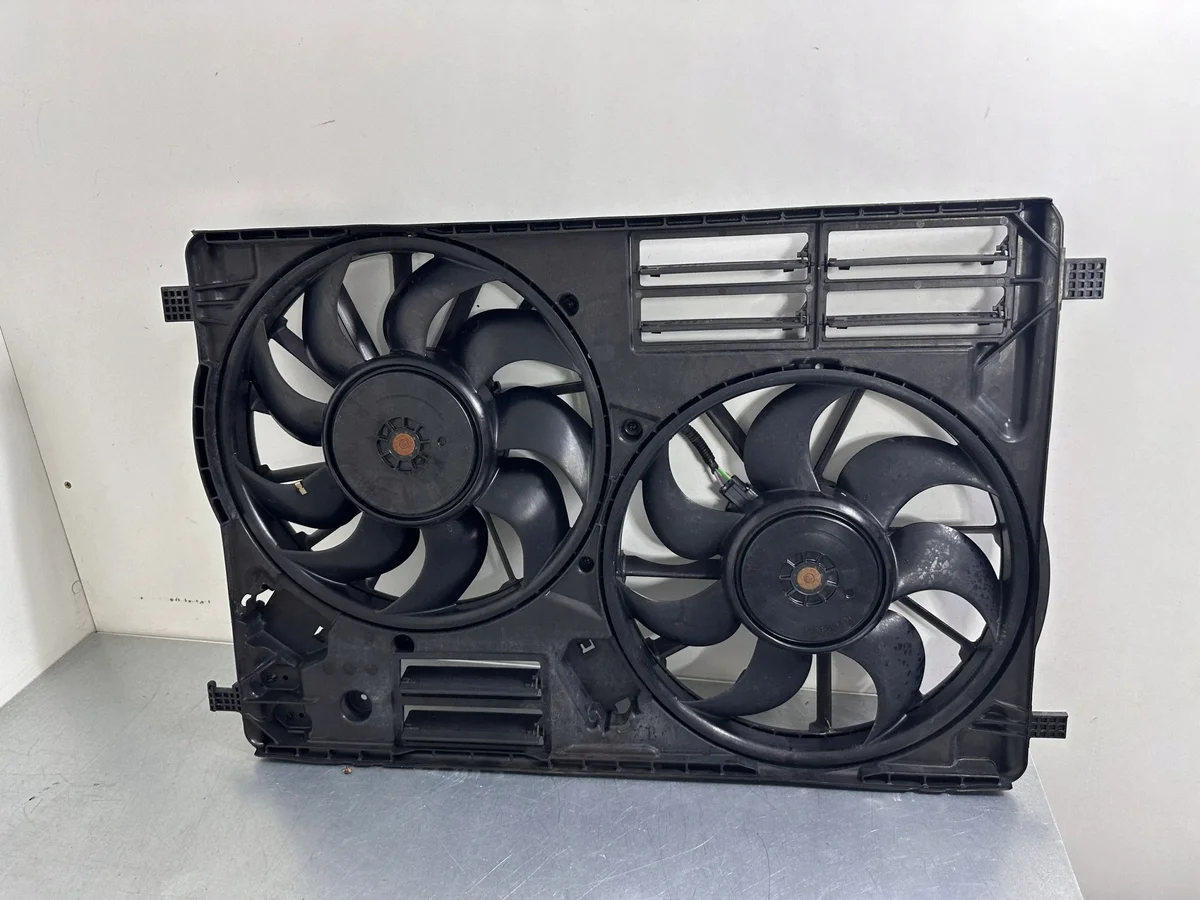 Ford C-MAX II 2017 Cache ventilateur F1DT8C290AAD image 8