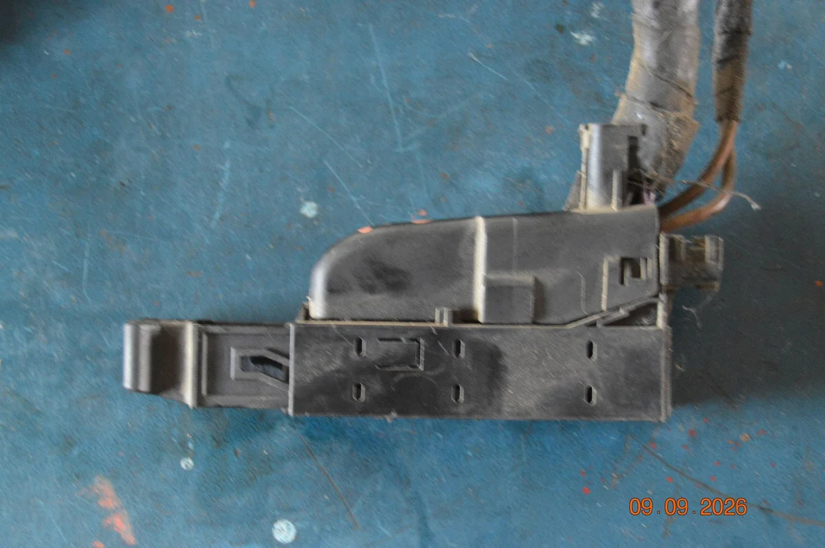 Mercedes W211 Modul ABS Stecker 2115450883 image 4