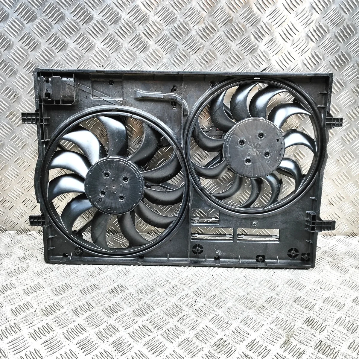 Frontpanel Skoda Superb 5WA959455T