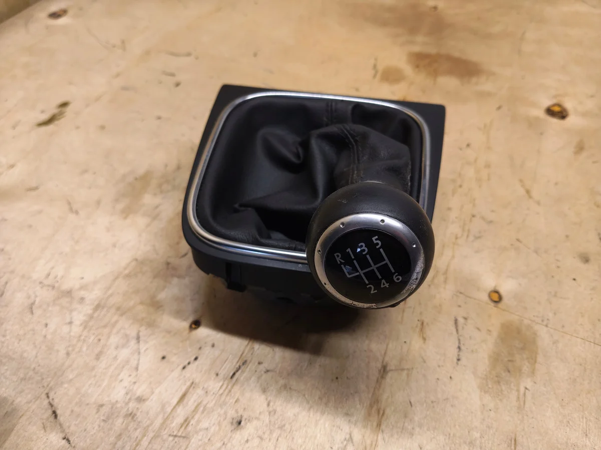 Schaltknauf mit Manschette VW Golf VI gebraucht