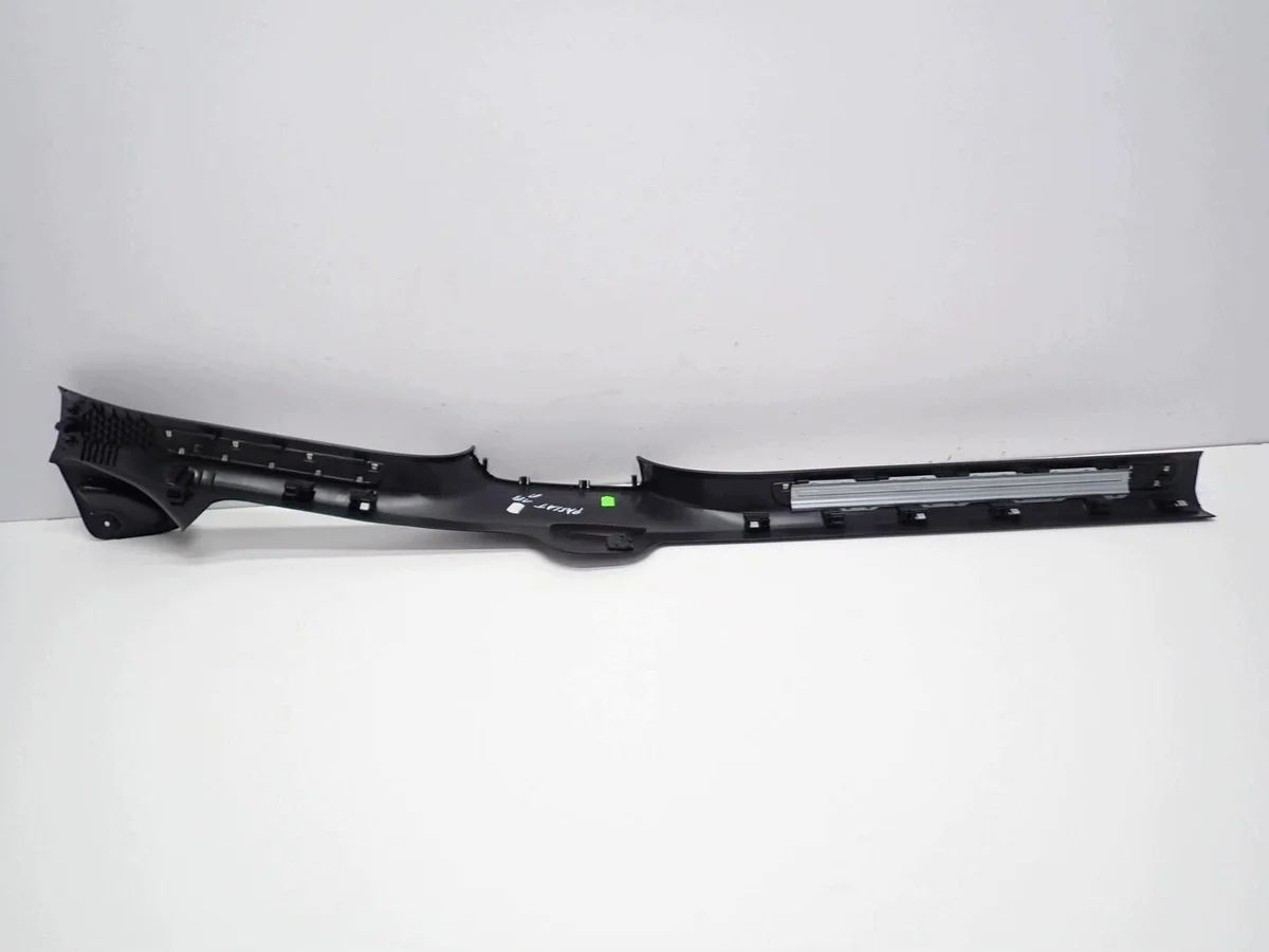 Helmalista oikea VW Passat B8 3G0853372 image 4