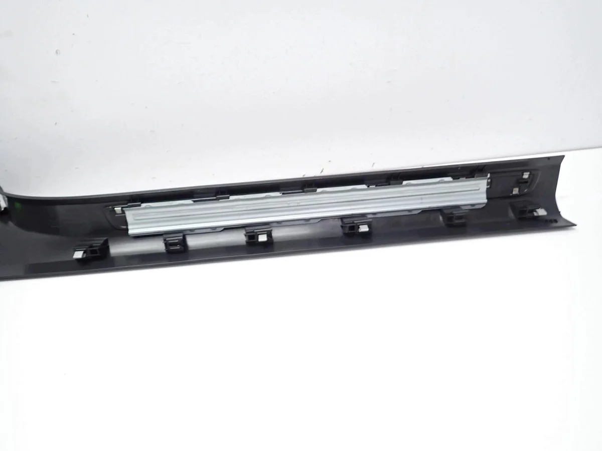 Helmalista oikea VW Passat B8 3G0853372 image 6