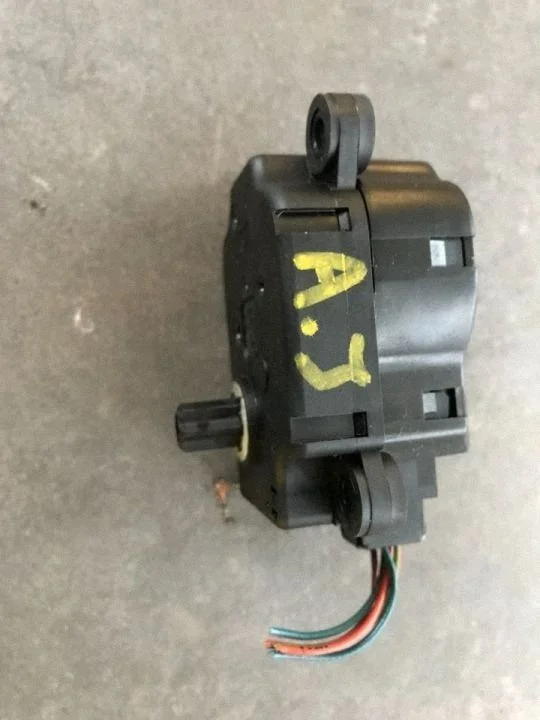 Suporte Amortecedor Porta-malas Opel Astra J U9518001