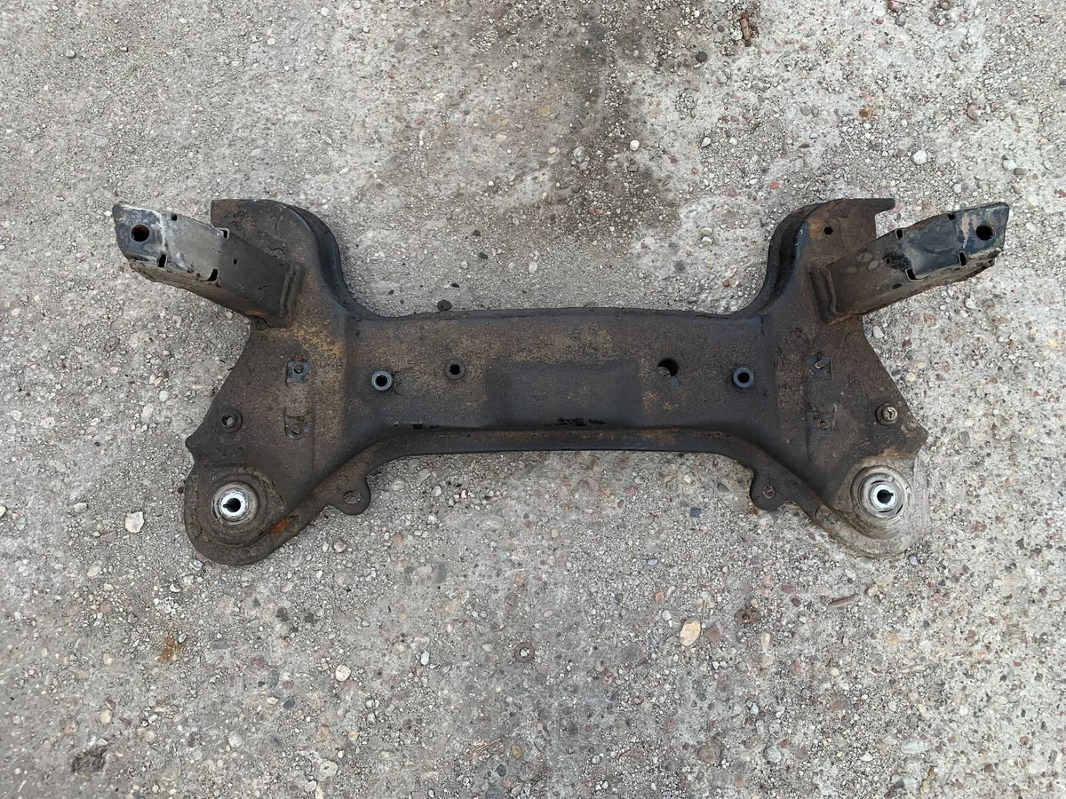 Eturungon poikkituki Fiat Stilo WLX5759