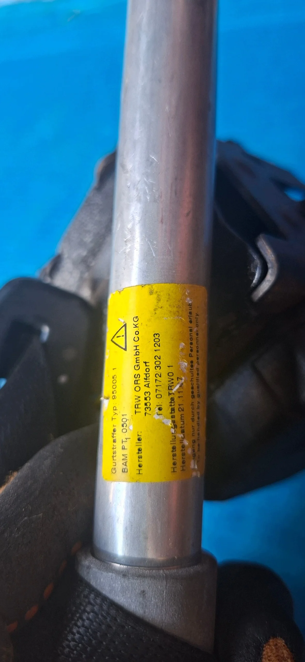 Gurtstraffer hinten rechts BMW E65 S3913283701X image 6