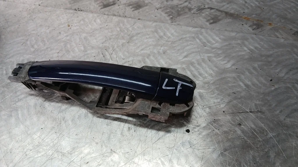Vänster bakdörrshandtag VW Polo IV 01-05