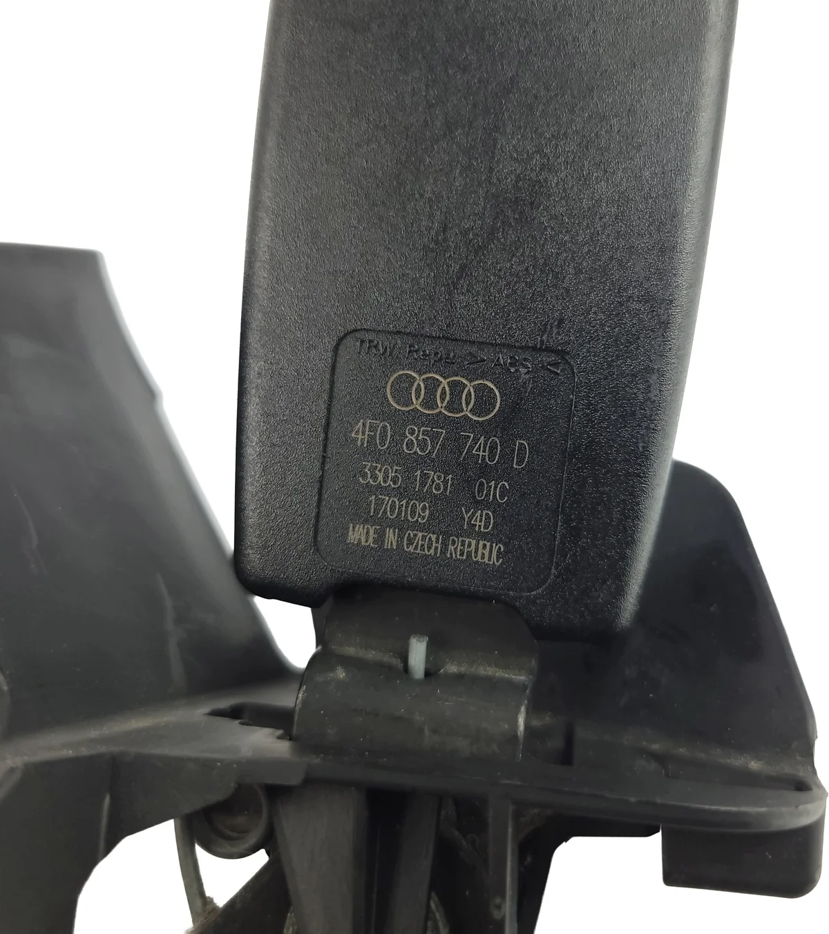 Audi A6 C6 LIFT Gurtschloss hinten rechts image 3