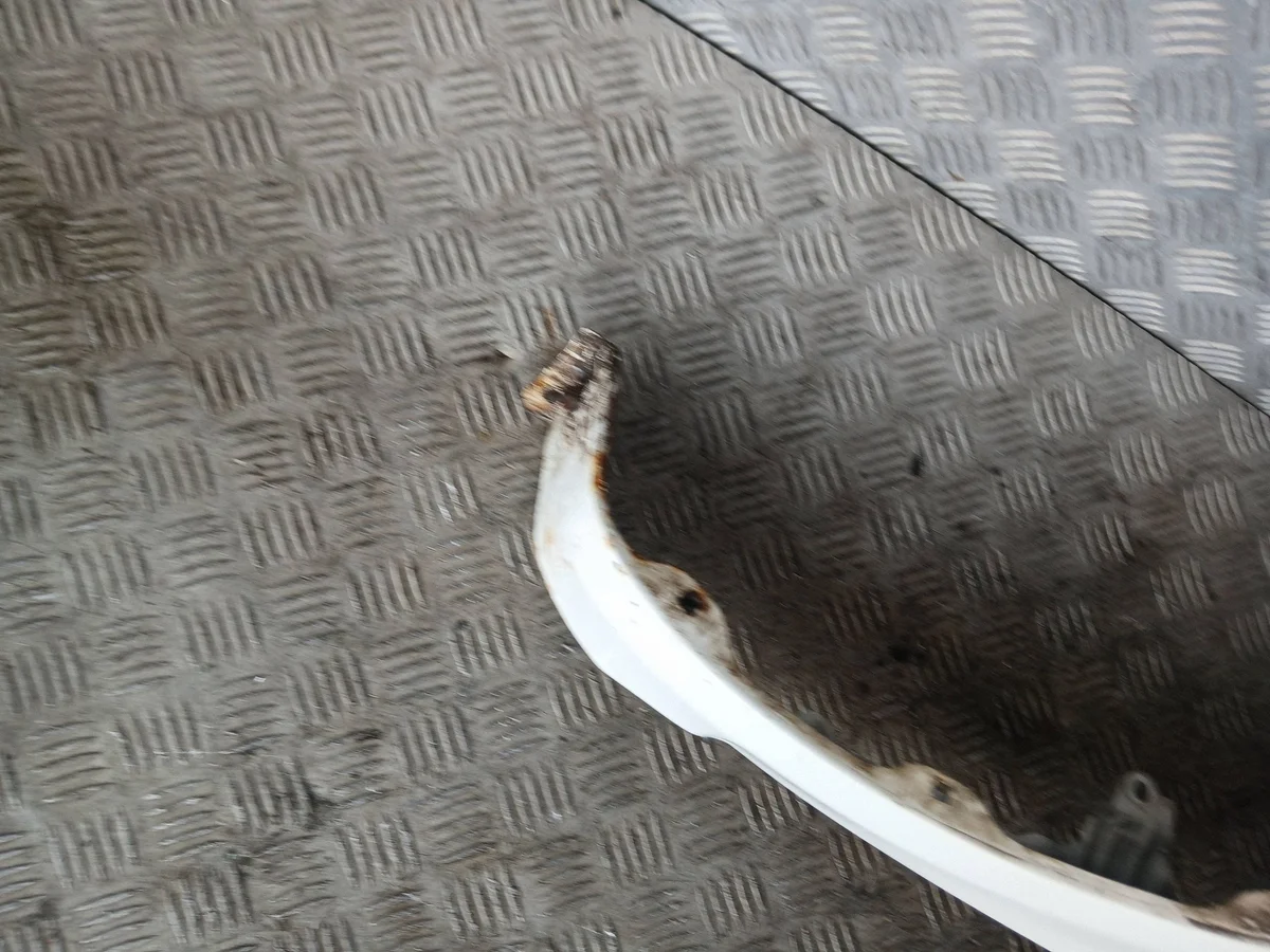 Toyota Yaris I Kotflügel vorne links gebraucht image 7