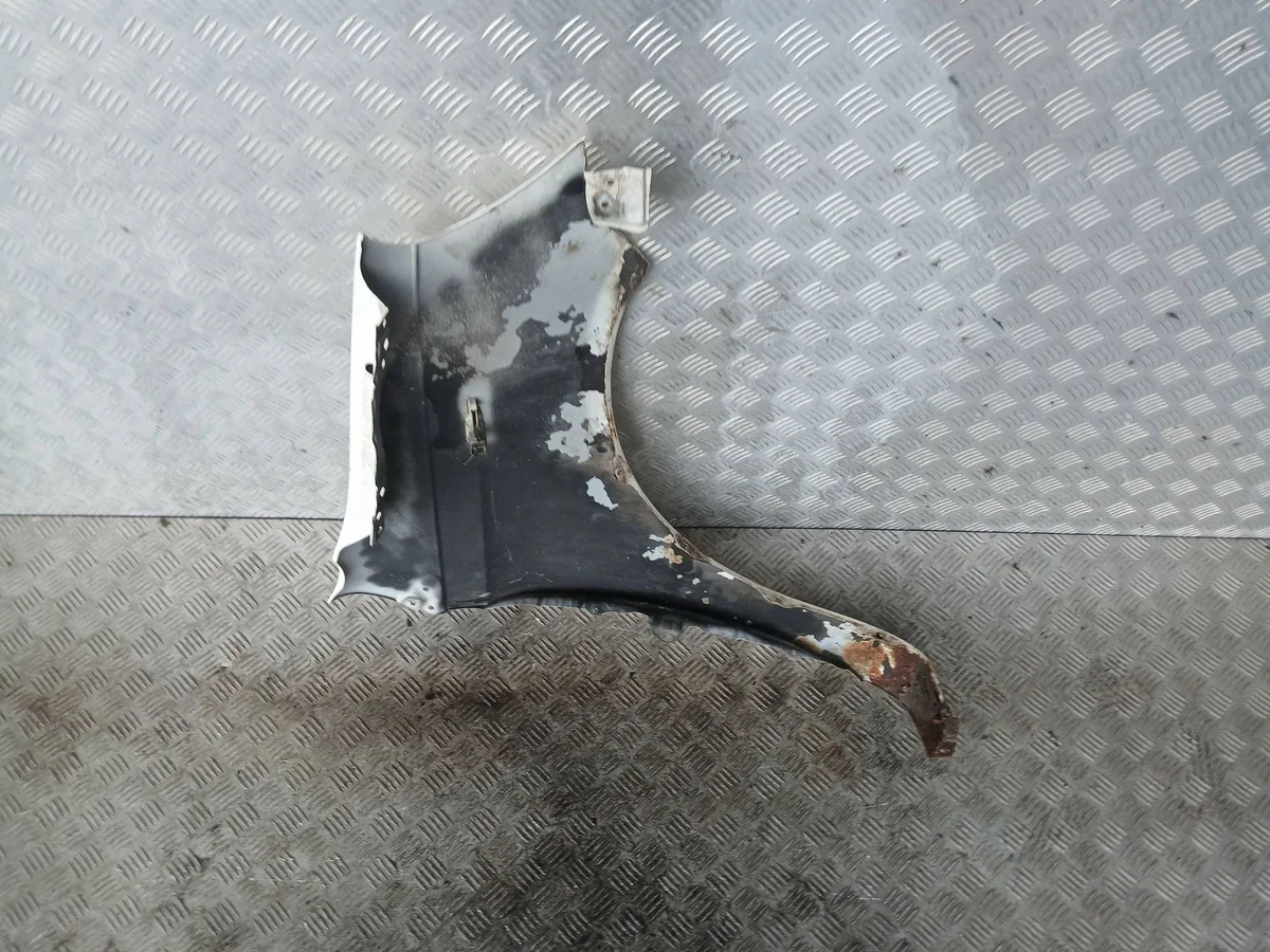 Toyota Yaris I Kotflügel vorne links gebraucht image 8