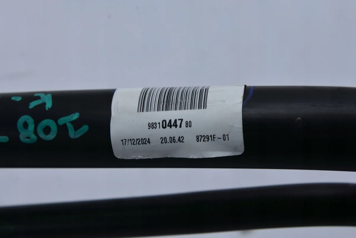 Bouchon réservoir AdBlue Peugeot 308 T10 9831044780 image 3