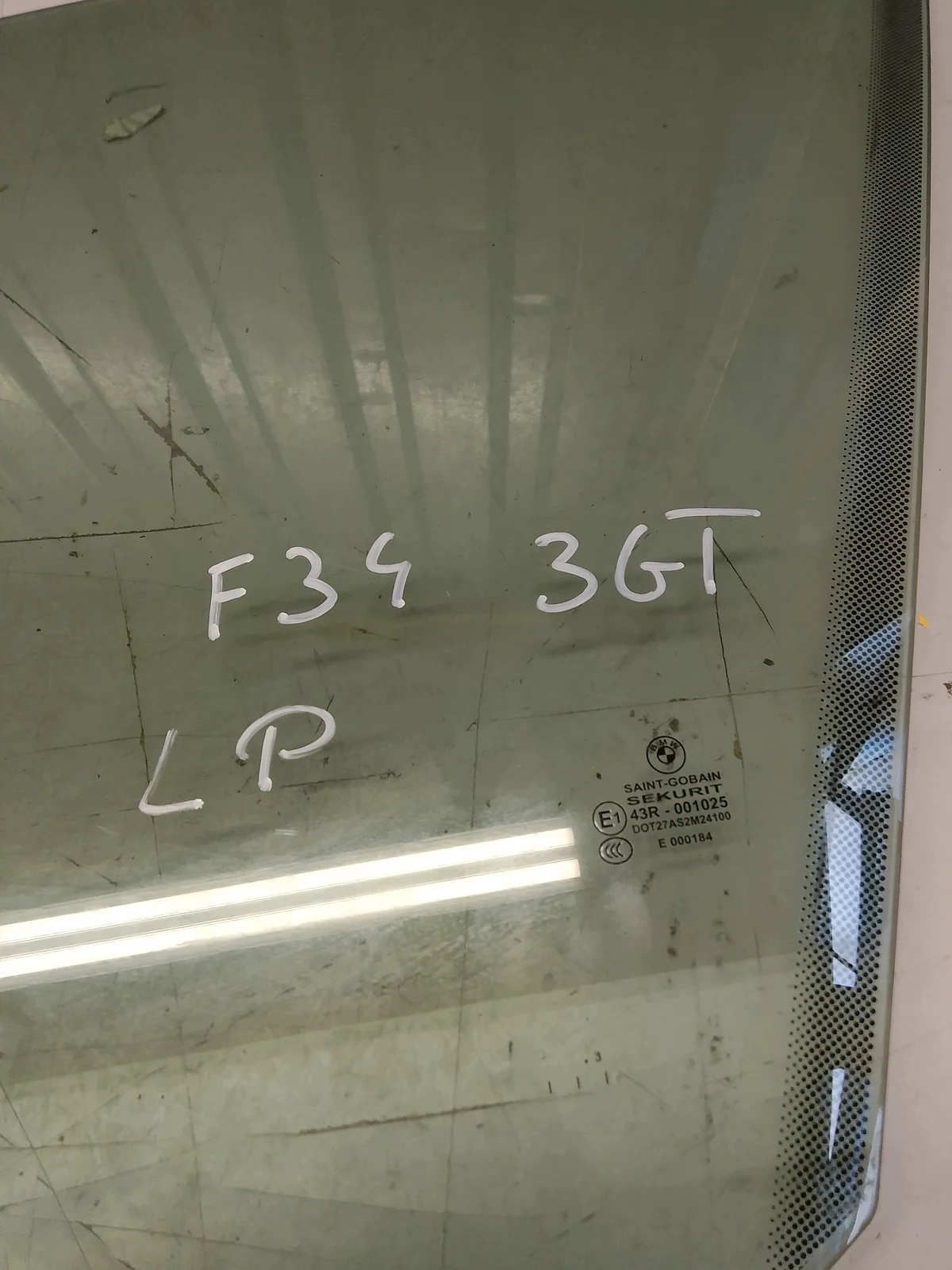 BMW F34 3GT Seitenfenster links vorne image 3