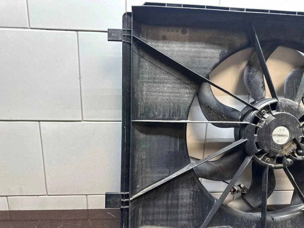Caixa do Ventilador Mercedes-Benz W246 Usada image 4