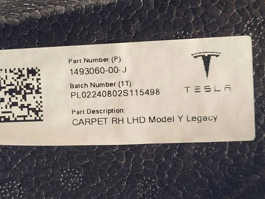 Tesla Model Y 2023 Vloermat Rechts Voor image 5