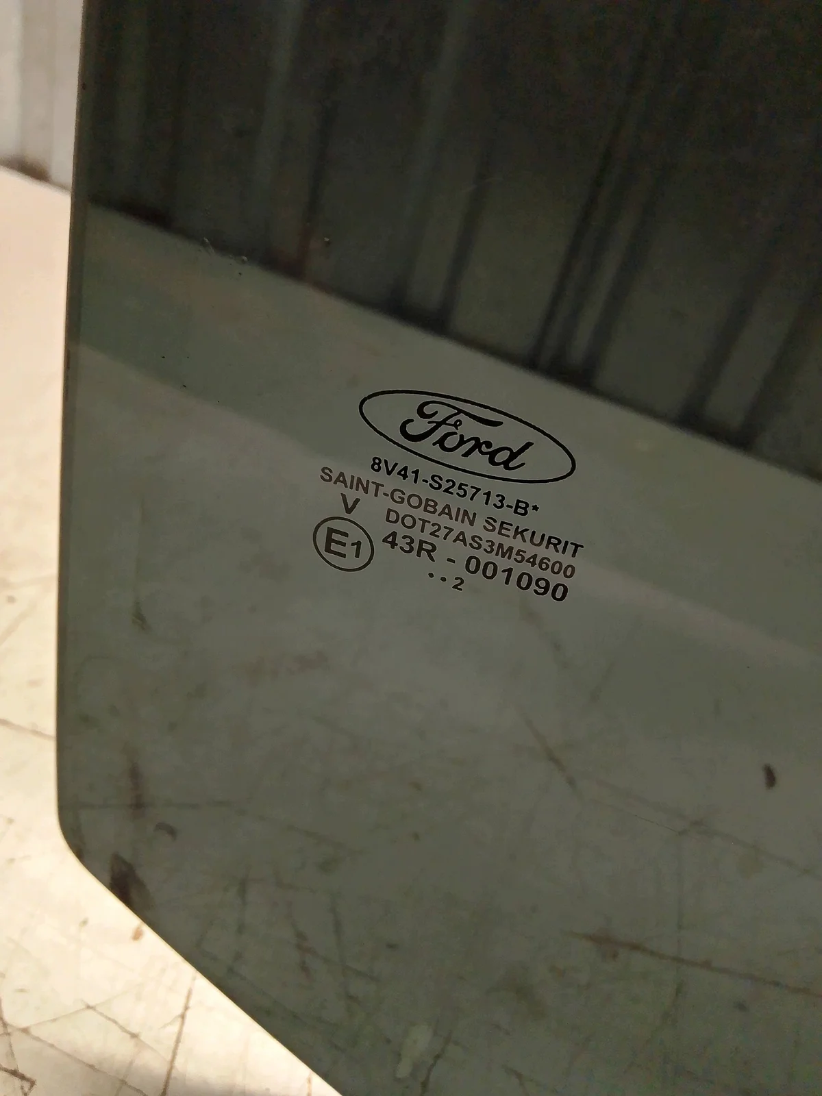 Ford Kuga Mk1 Seitenfenster hinten links image 7