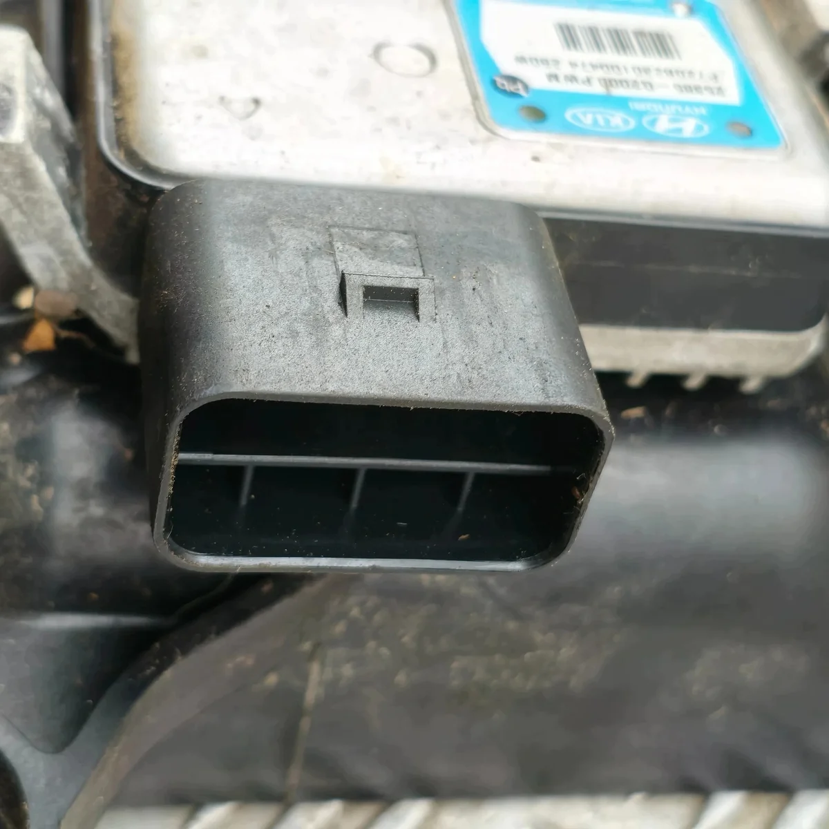 Voorpaneel Hyundai Kona 25385G2000 Gebruikt image 4