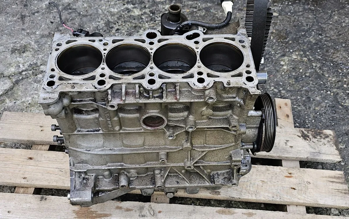 Bloco Motor VW Touran 2.0 FSI BLR Usado image 7