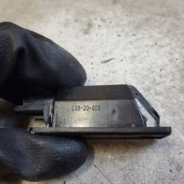 Luz matrícula Peugeot 508 OEM 03820900 image 4