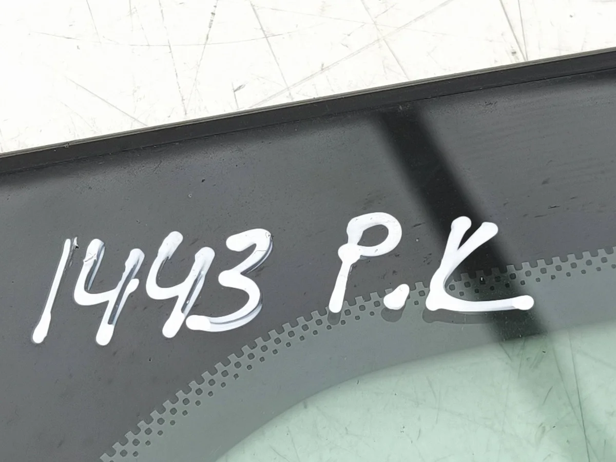 Audi Q4 e-tron 2024 Vitre Porte Avant 89A845113 image 3