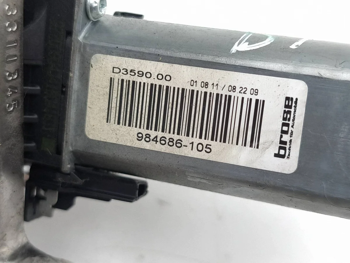 Porsche Cayenne (92A) Sitzmotor D359000 image 6