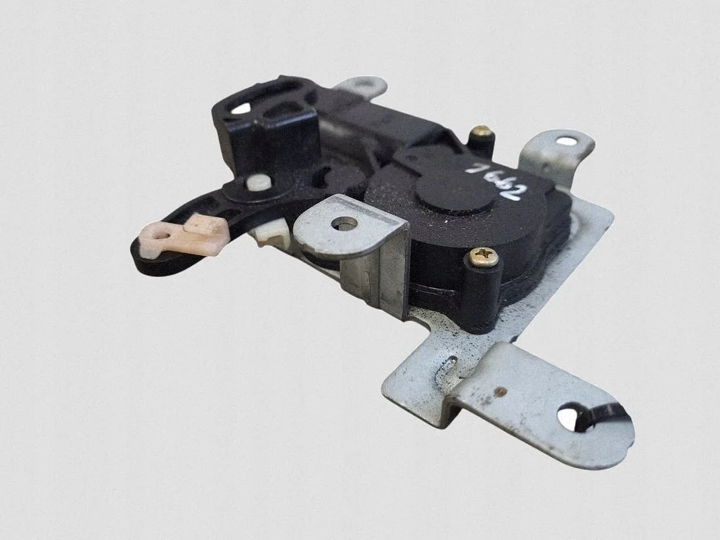 Kia Sorento 2005 Stellmotor Heckklappe 812408E000 image 5