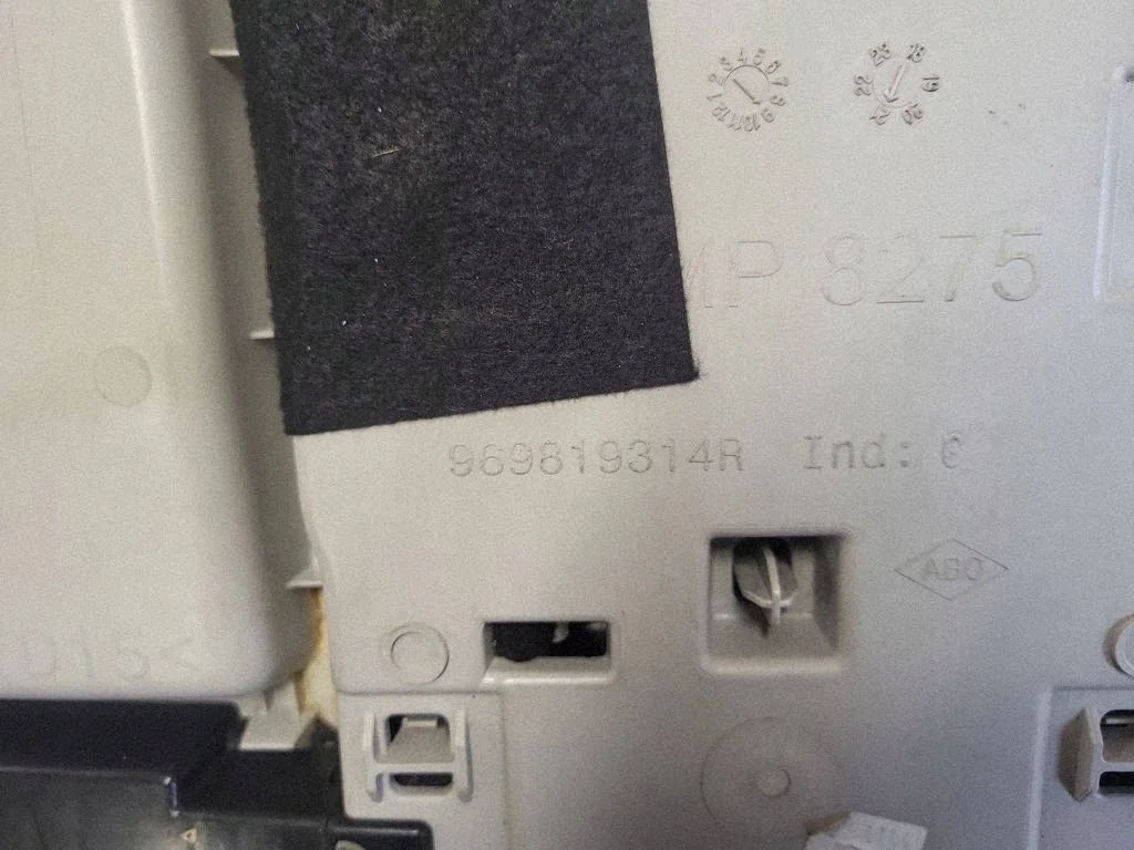 Luz Asiento Delantero Renault Express 969819314R image 3