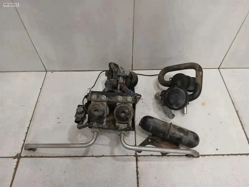 Aston Martin VANTAGE EGR 6G33-9A486-BA