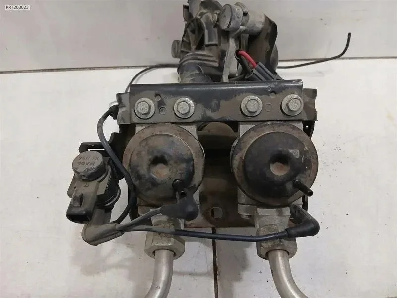 Aston Martin VANTAGE EGR 6G33-9A486-BA image 4