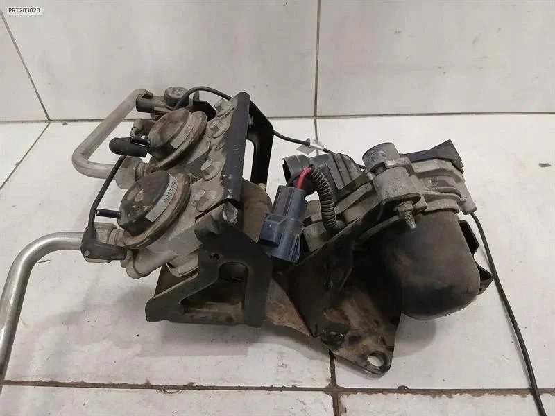 Aston Martin VANTAGE EGR 6G33-9A486-BA image 5