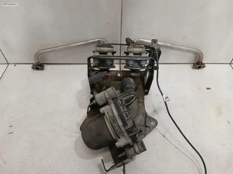 Aston Martin VANTAGE EGR 6G33-9A486-BA image 6