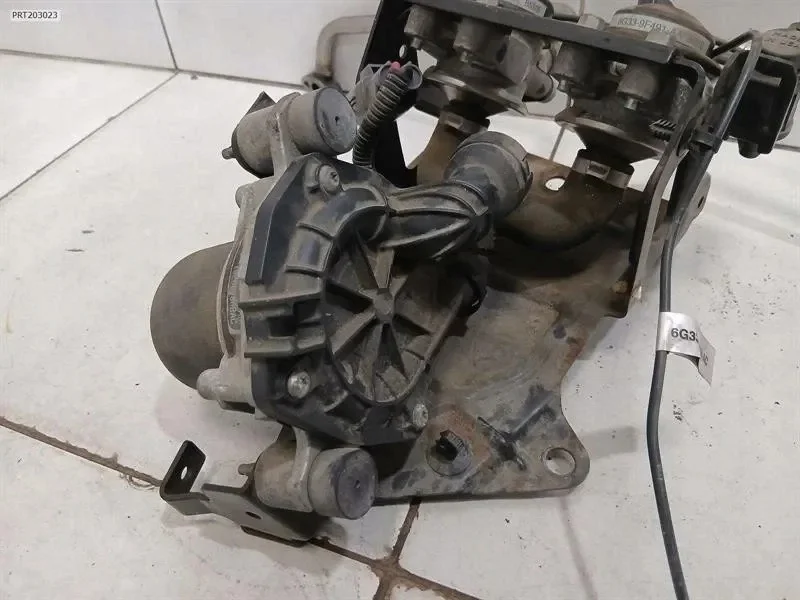 Aston Martin VANTAGE EGR 6G33-9A486-BA image 7