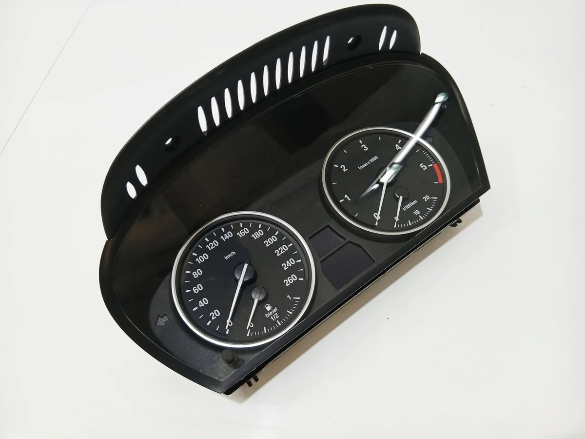 BMW E60 E61 LCI Tacho Benzin Automat Japan image 3