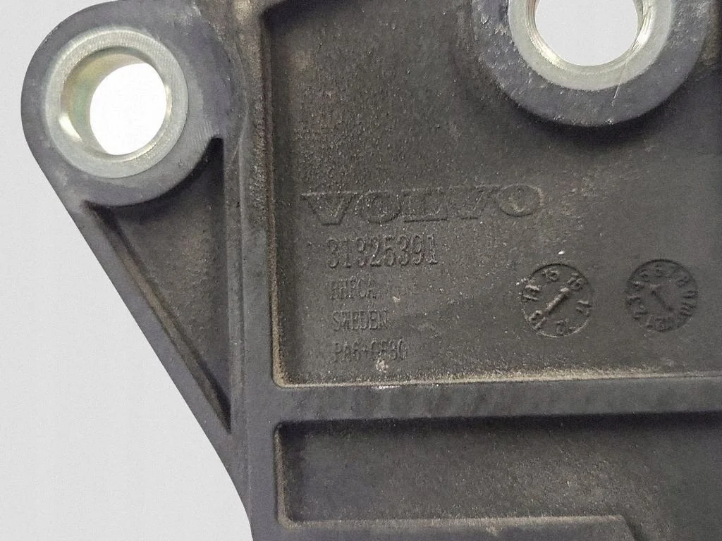 Volvo 31325391 Seilzug-Schaltgetriebe Halterung image 3
