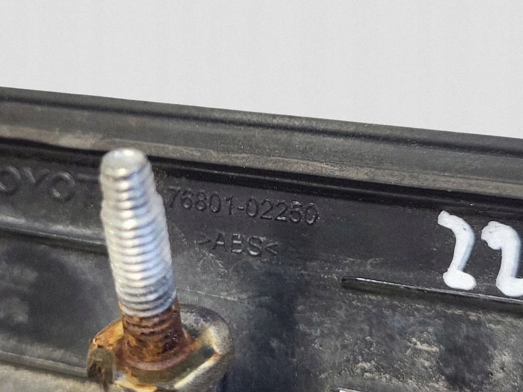 Toyota Auris Klappe Griff 7680102250 image 3